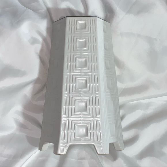 JONATHAN ADLER large/tall footed HEXAGON VASE white MCM glazed ceramic - Picture 8 of 11
